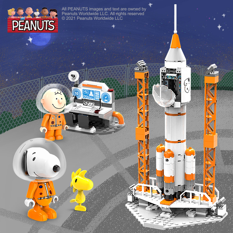 Peanut® Snoopy Space Traveler Rocket Launch Center Building Block Set ...