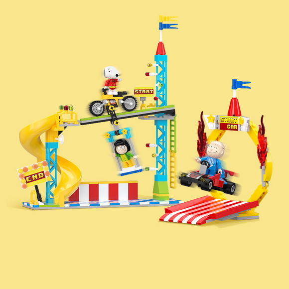 LiNooS Peanuts® Snoopy Circus Bicycle and Car Acts Building Block Set-One Quarter